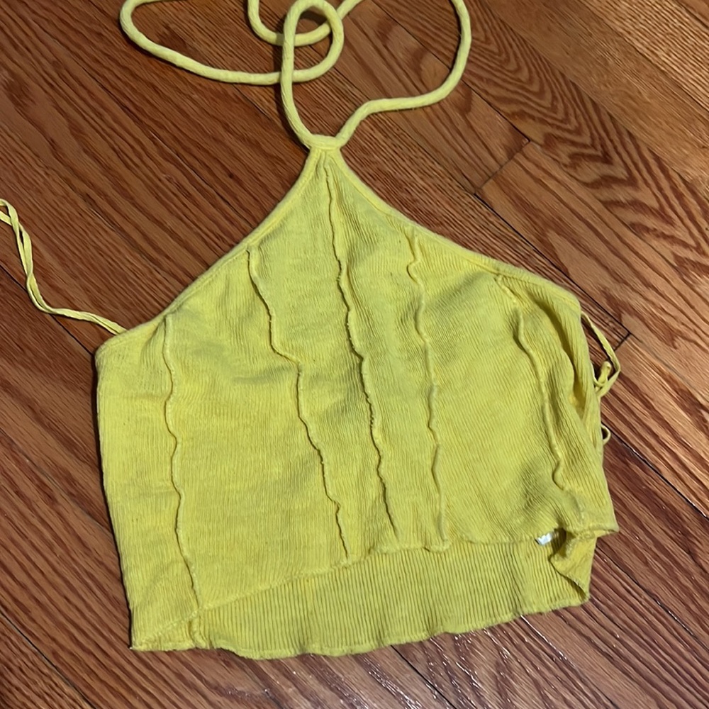 Yellow Urban Crop - Picture 2 of 3